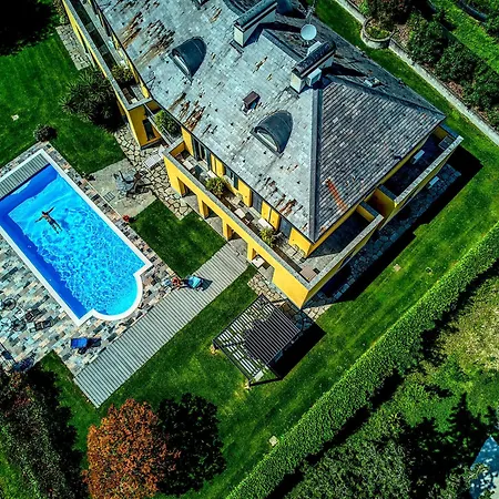 Montebello ホームステイ レッコ